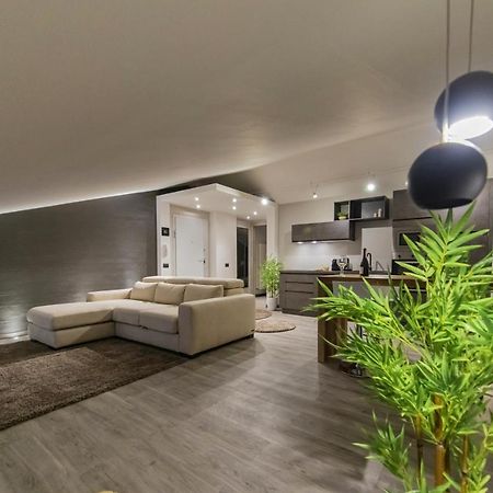 Panoramic Penthouse In The Historical Center Apartment Домодосола Екстериор снимка