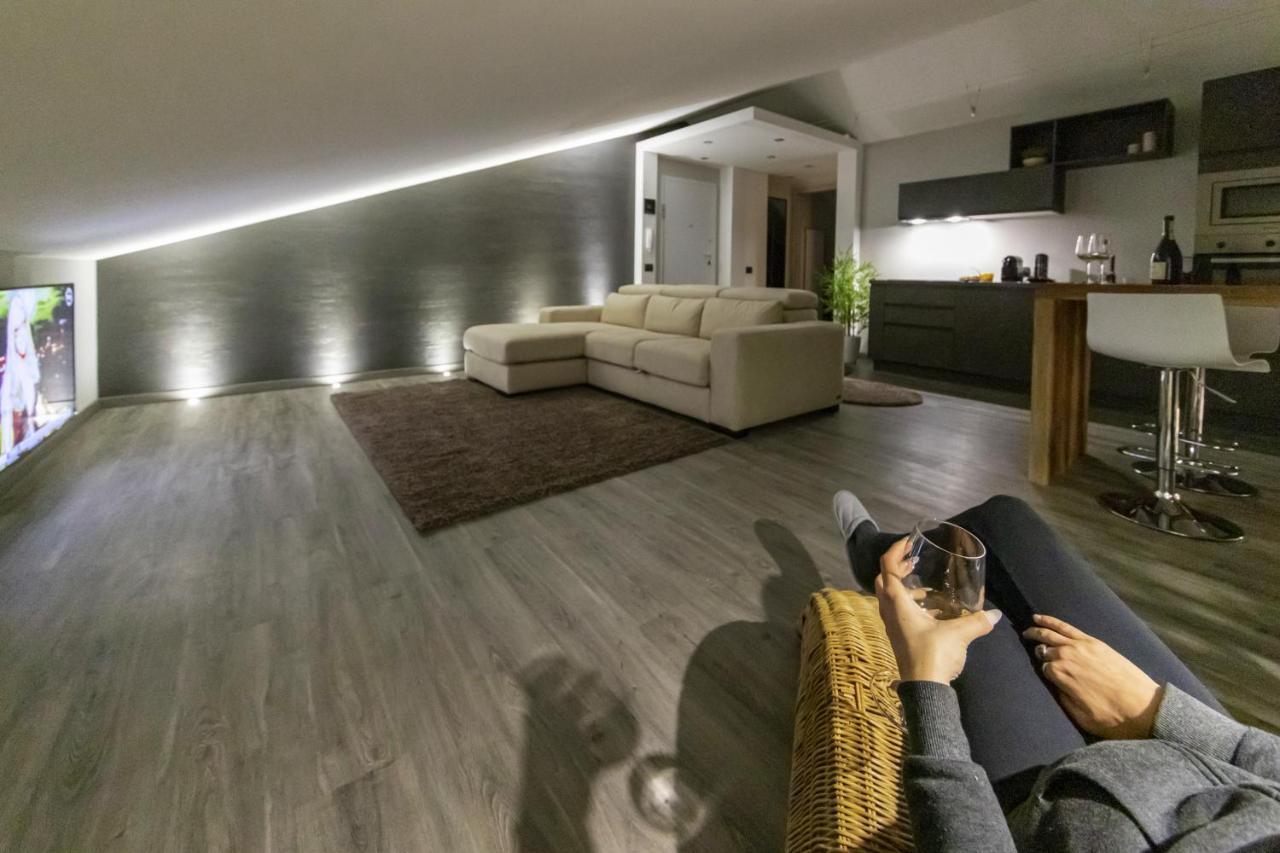 Panoramic Penthouse In The Historical Center Apartment Домодосола Екстериор снимка
