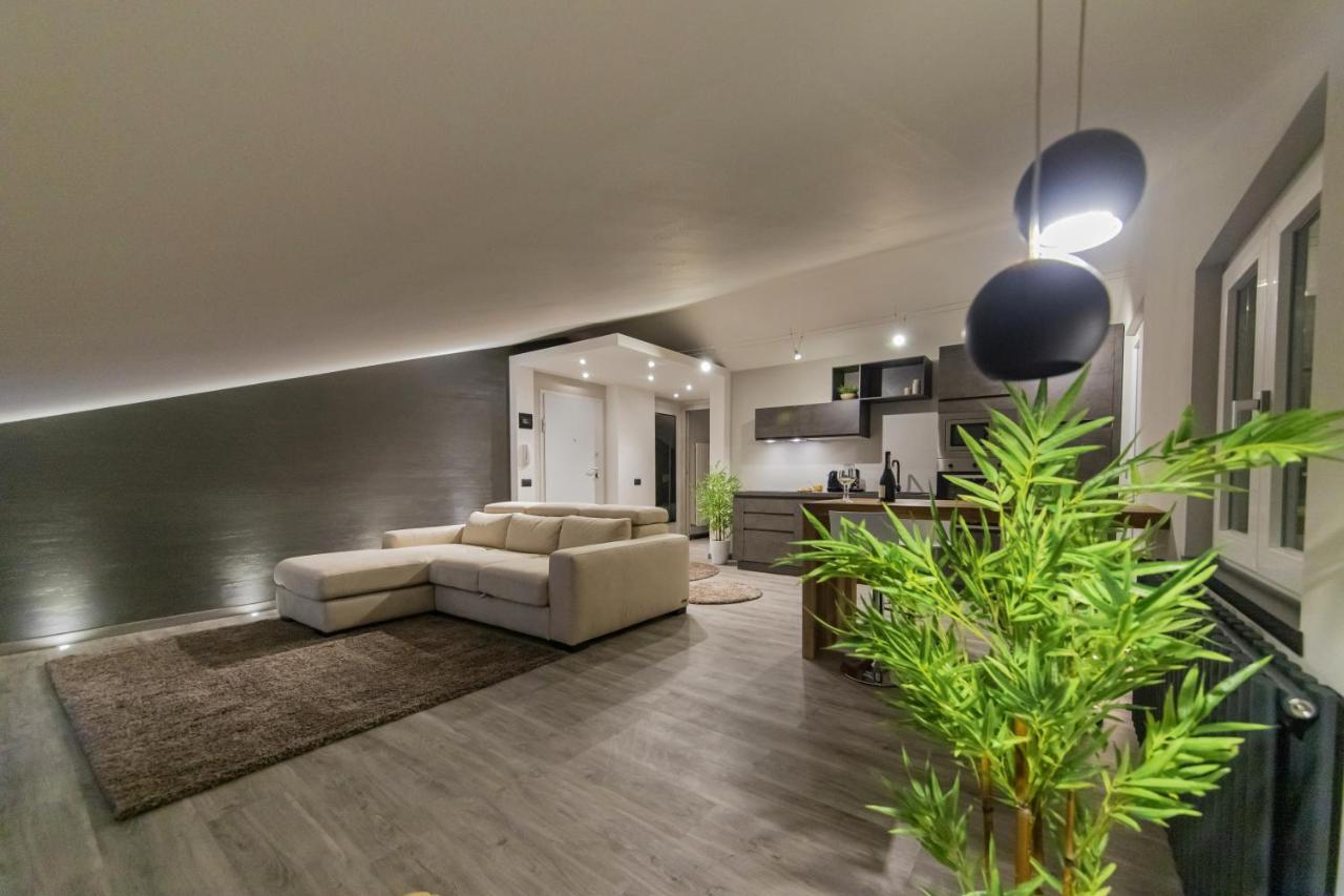 Panoramic Penthouse In The Historical Center Apartment Домодосола Екстериор снимка