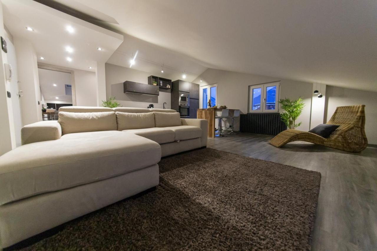 Panoramic Penthouse In The Historical Center Apartment Домодосола Екстериор снимка